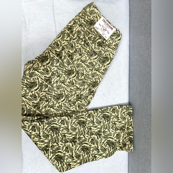 TRUE RELIGION Abstract Camo SN CARGO PANTS Men's Size 31x32 701122 Utility Flap